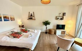 Nihal, Studio proche Zenith avec parking et balcon